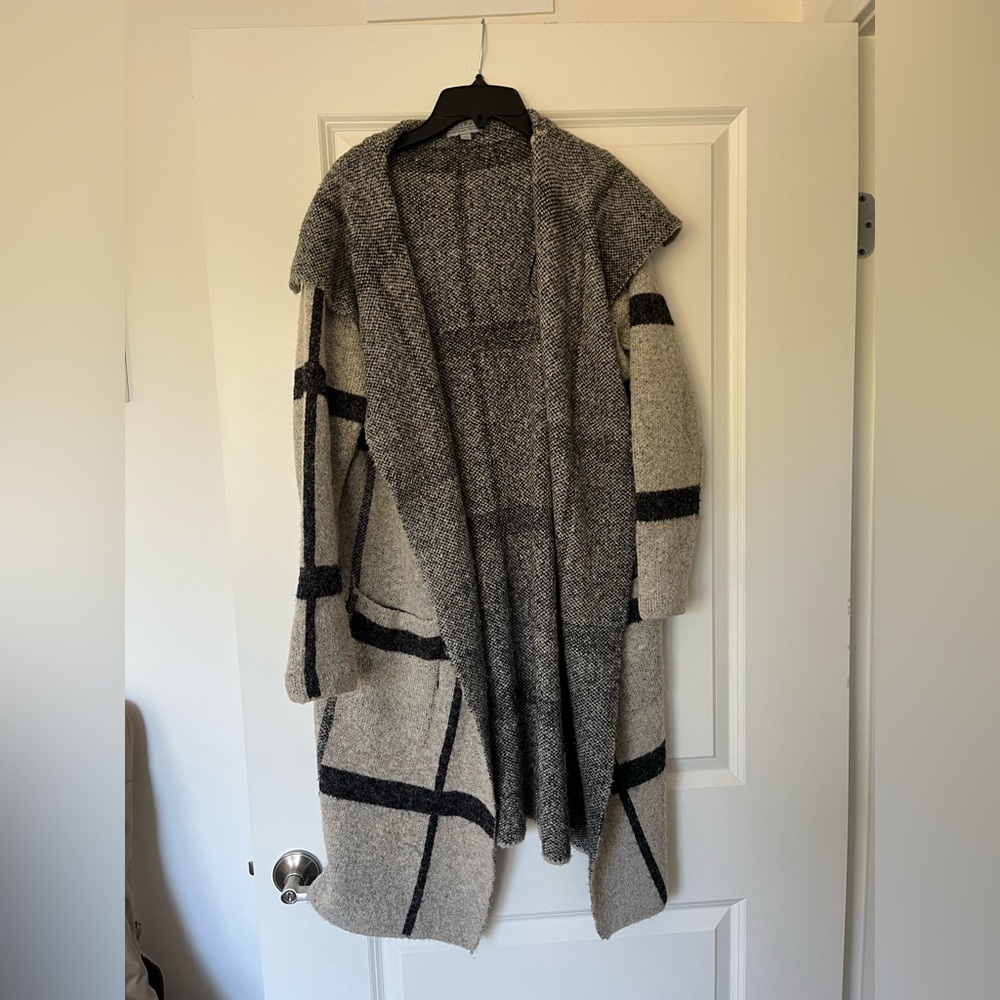 Joseph A. Grey & White Cardigan!